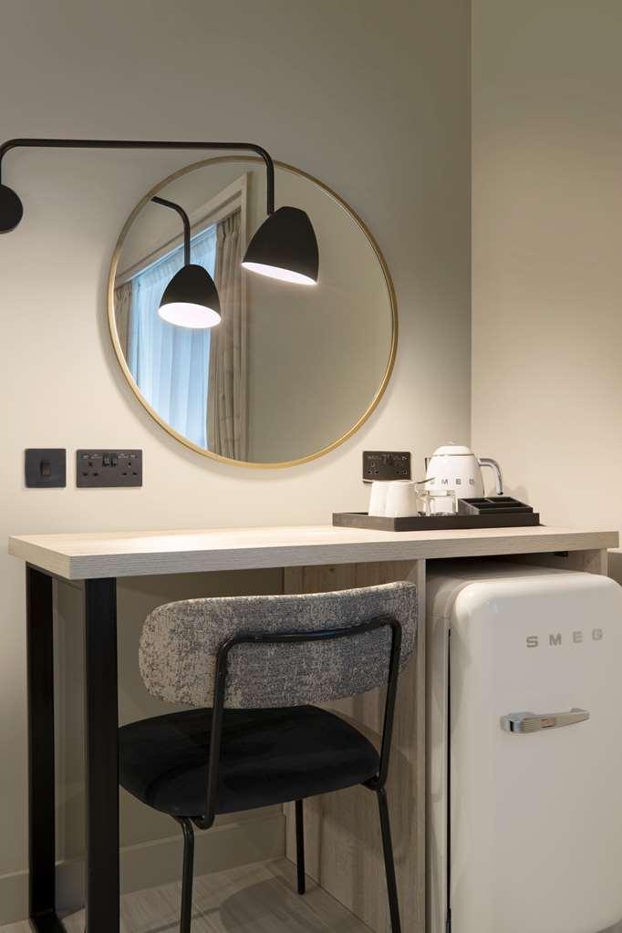 Hilton Garden Inn Peterborough City Centre Стая снимка